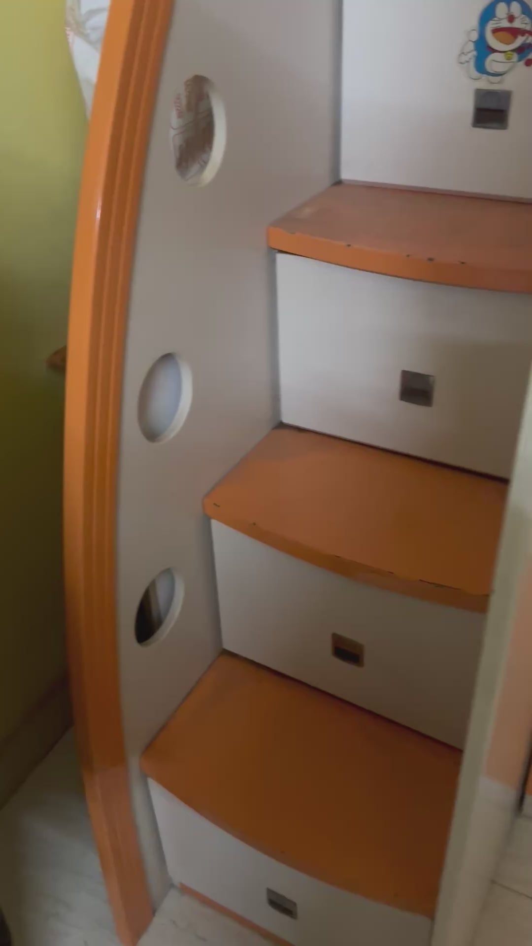 Bunker Bed video