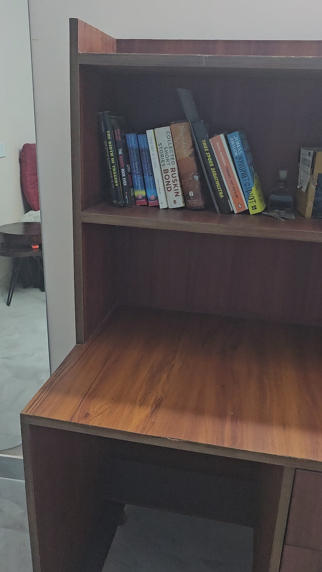 Beautiful study/worktable with drawers and wheels at bottom video