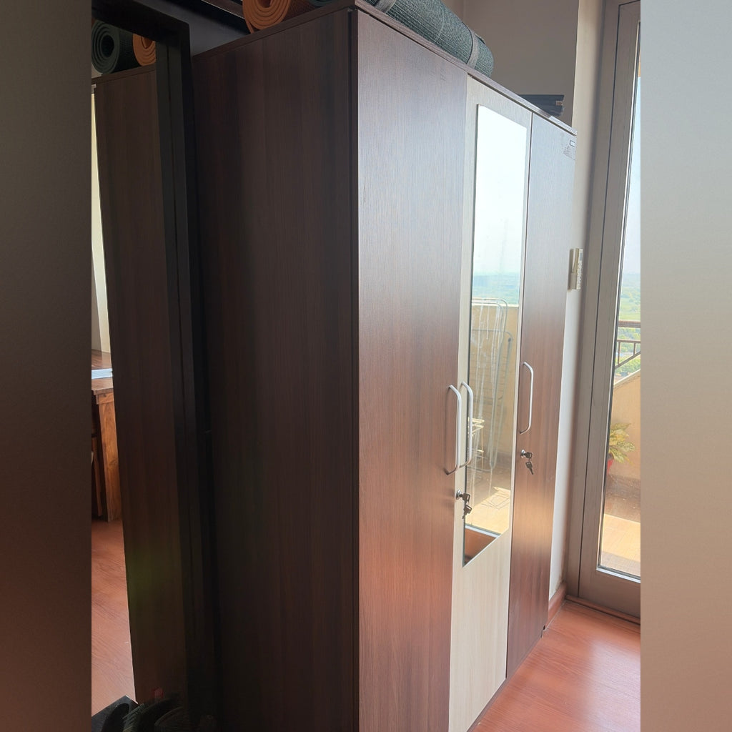 Kosmo 3 Door Wardrobe with Mirror
