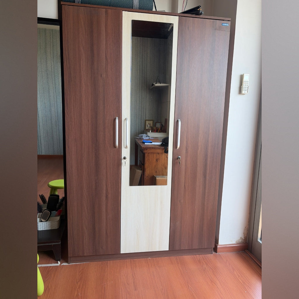 Kosmo 3 Door Wardrobe with Mirror
