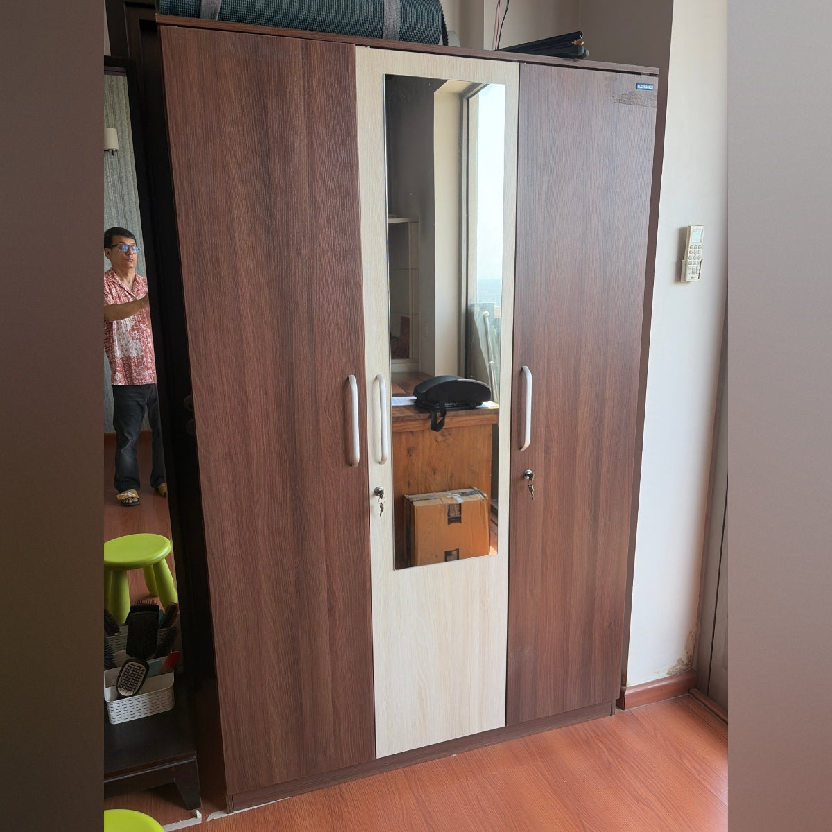 Kosmo 3 Door Wardrobe with Mirror