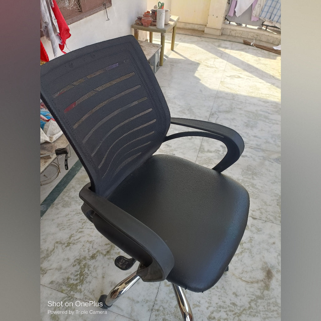 Black Mesh Office Chair