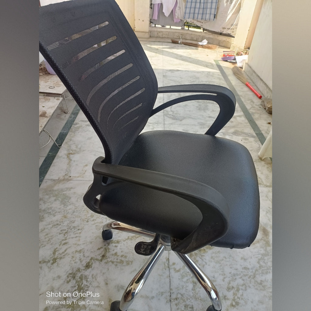 Black Mesh Office Chair