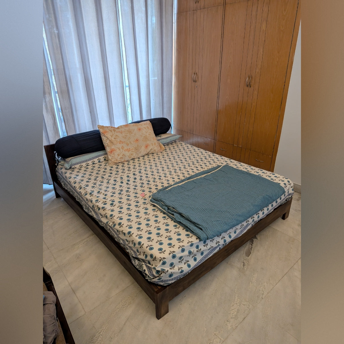 Pepperfry Queen Bed (6x5) + Wakefit 8" Mattress