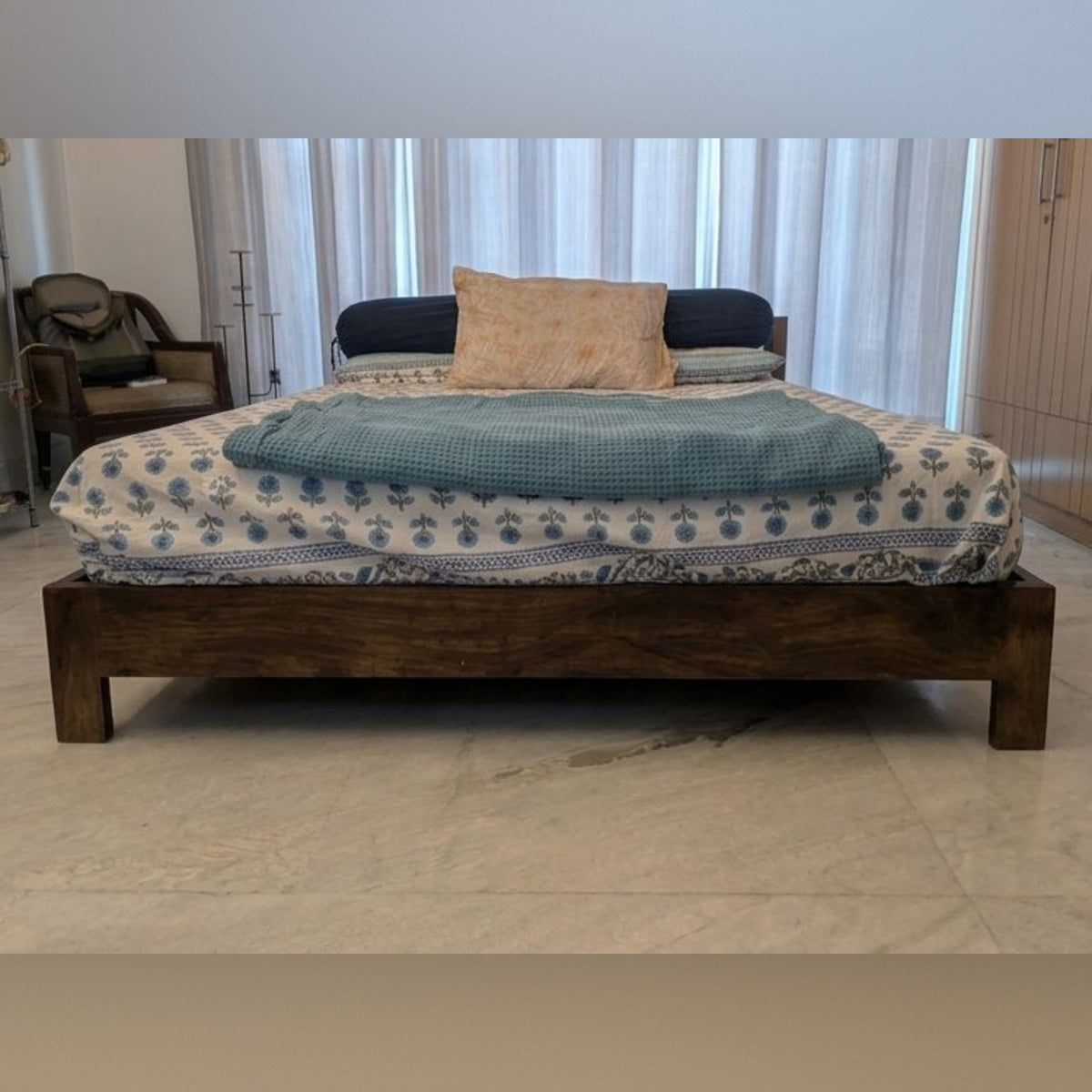 Pepperfry Queen Bed (6x5) + Wakefit 8" Mattress