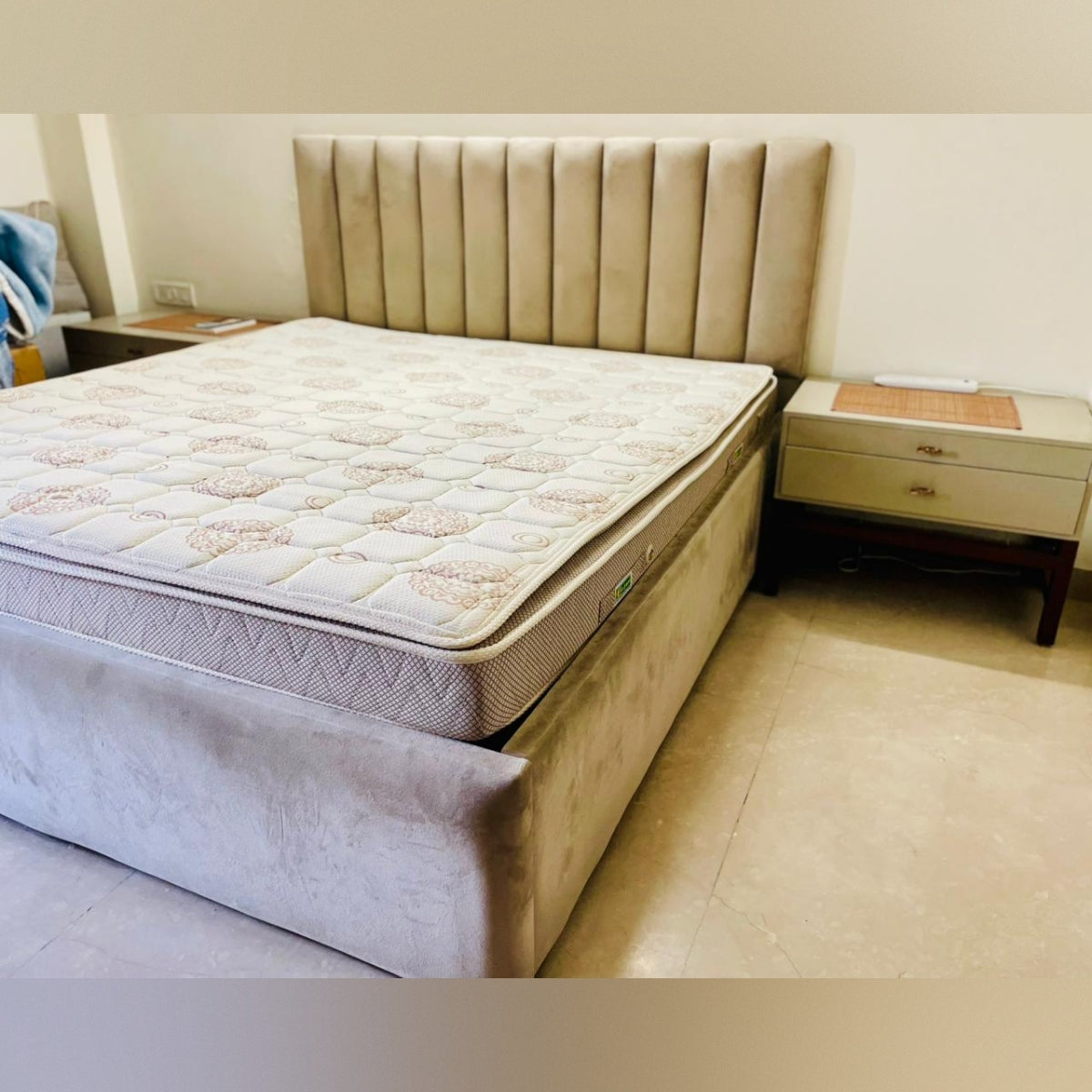 King size bed with mattress + side tables