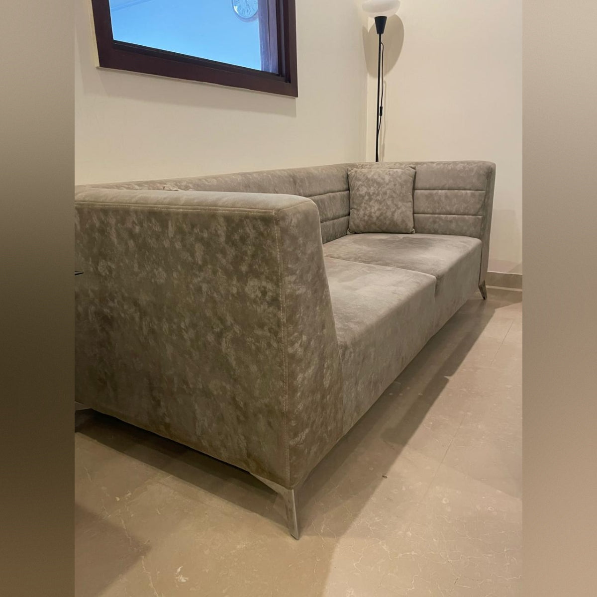 6 seater sofa + 1 centre + 1 side table