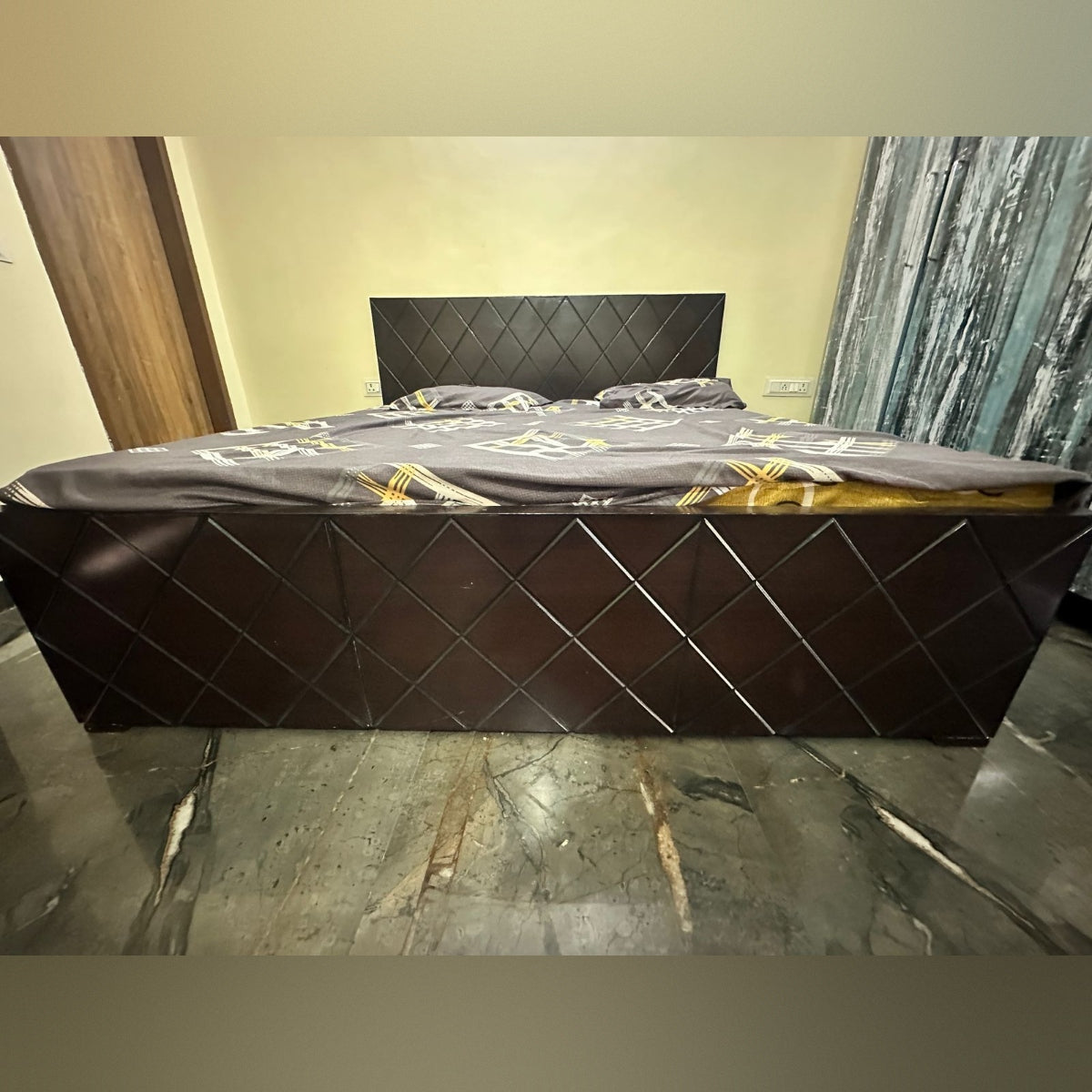 King size bed with mattress