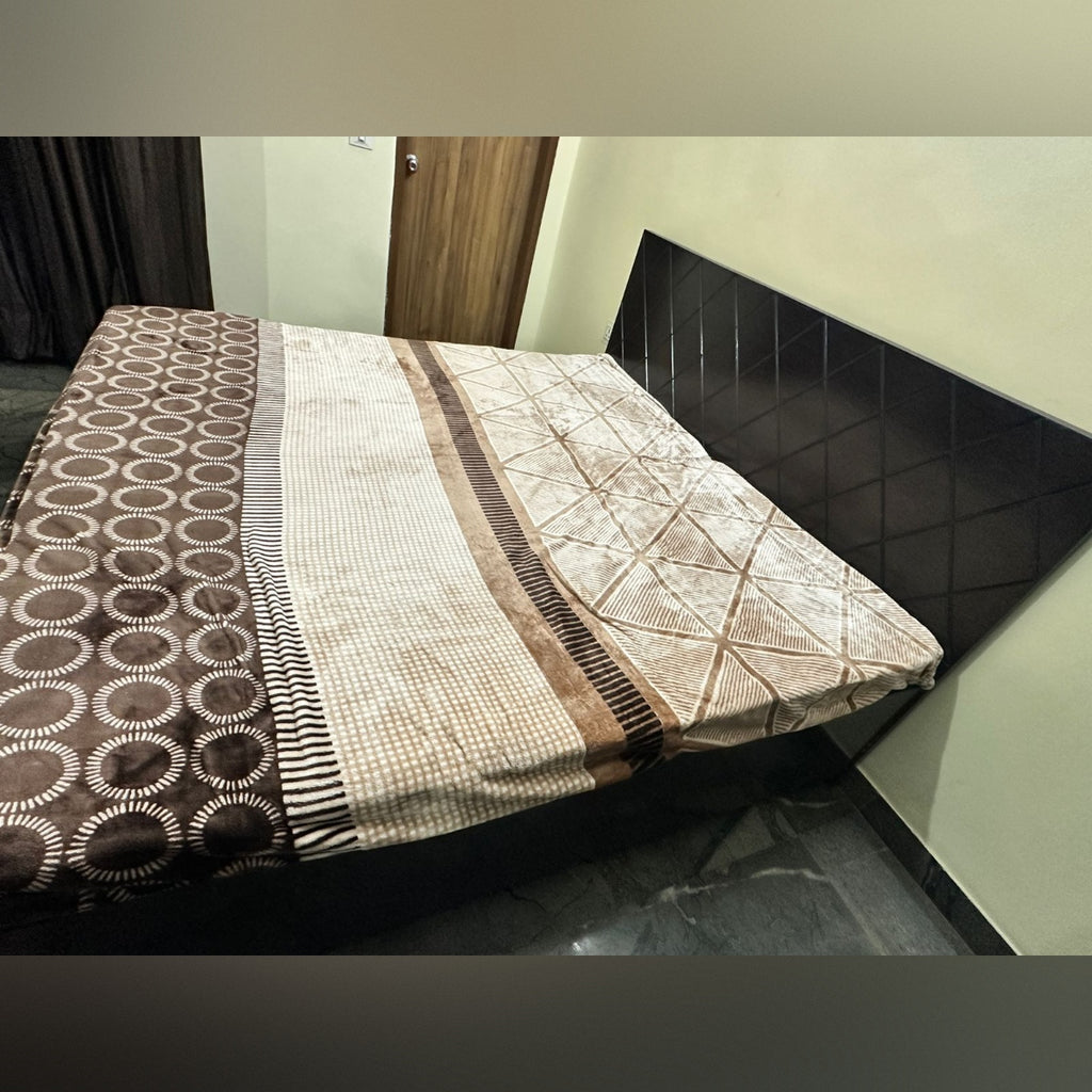 King size bed with mattress