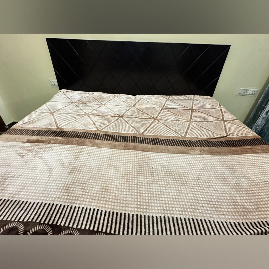King size bed with mattress