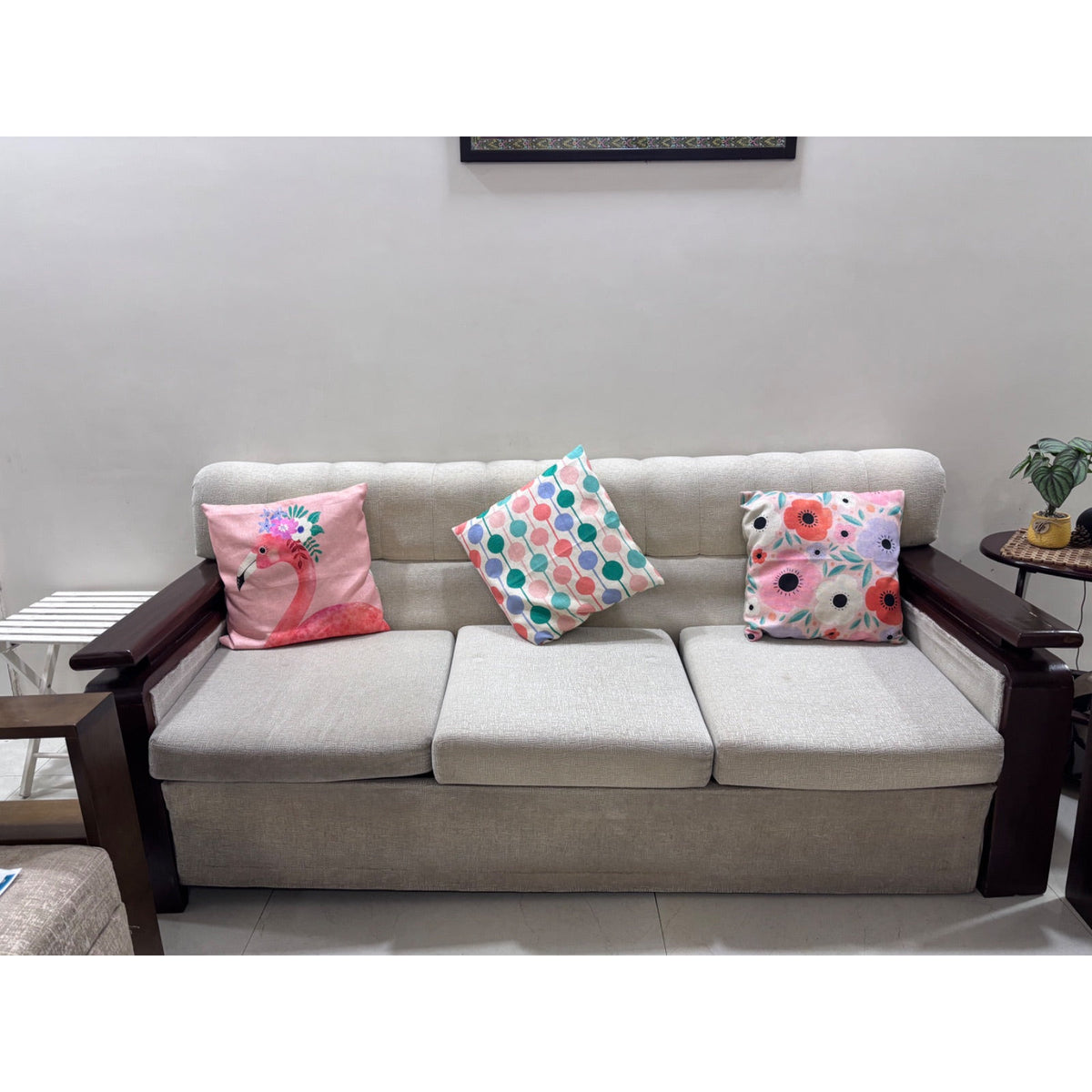Cream Fabric 3-Seater Sofa, Frame Repair Required - used living-room in Delhi - photo 5