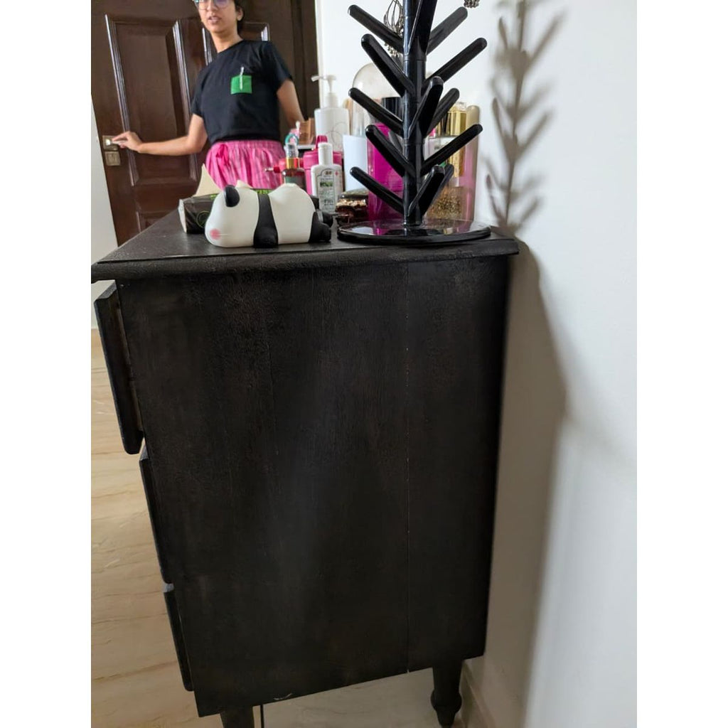 Dressing table right angle