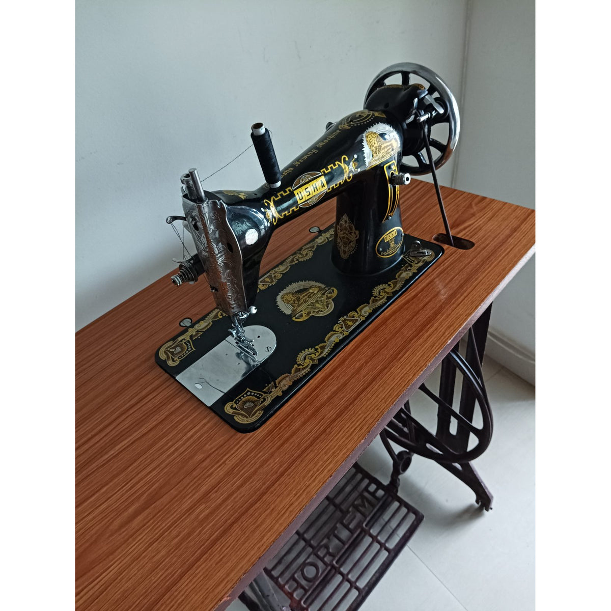 Usha sewing machine with treadle table and stand - photo 2