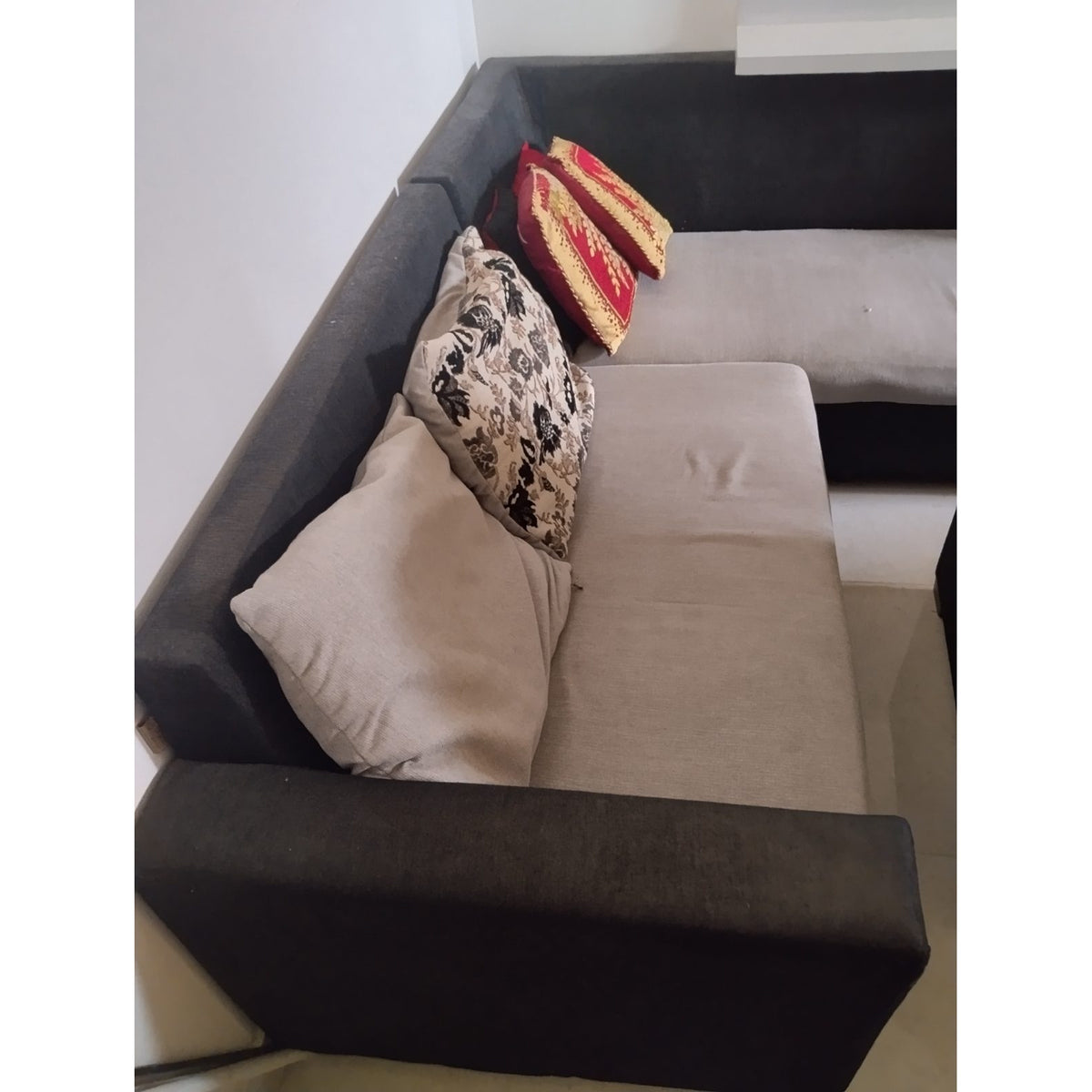 7-Seater L-Shaped Sofa - used living room in Gurugram - photo 1