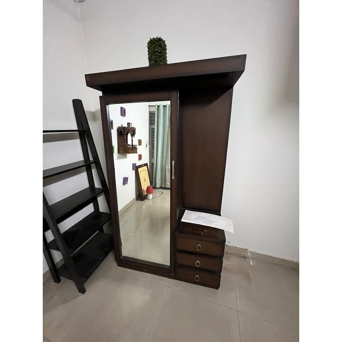 Narsons dressing table - used bedroom furniture in Delhi - photo 1