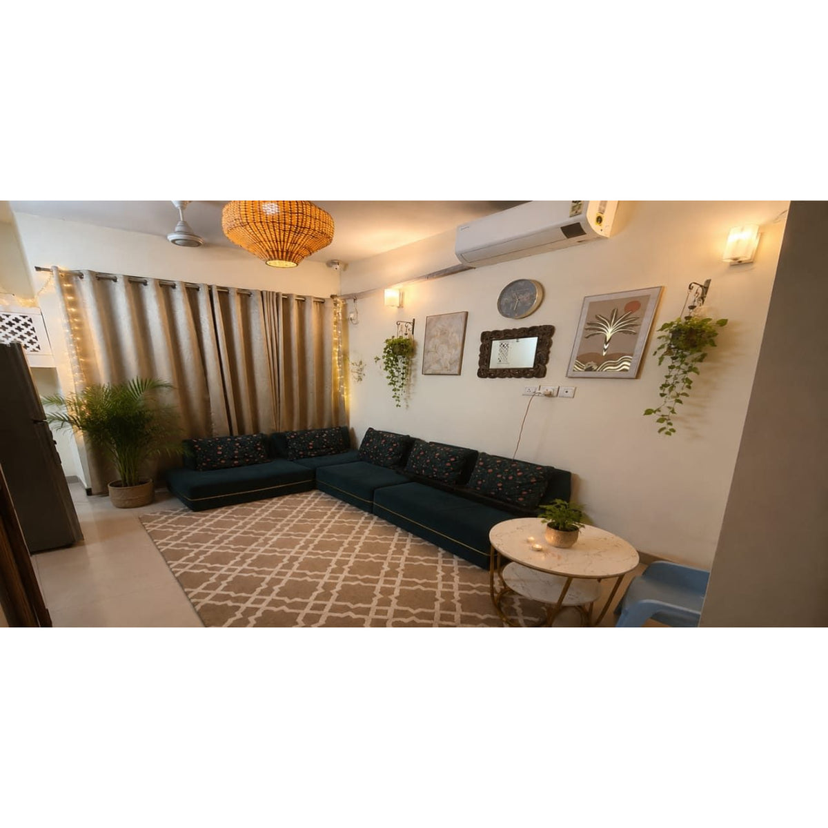 Home Centre 5-Seater Velvet Floor Sofa - used sofa in Delhi - photo 3