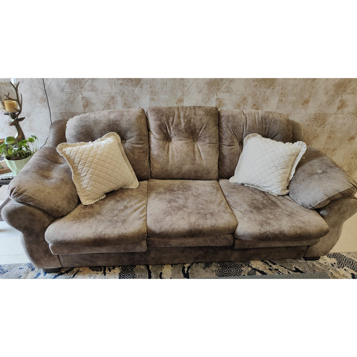 Durian 3+3+2 Fabric Sofa Set - used sofa in Gurugram - photo 3