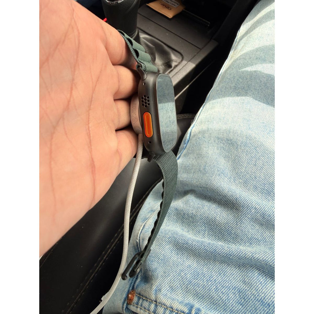 Apple Watch Ultra 2 49mm left side