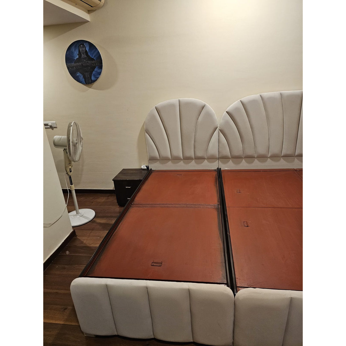 Upholstered storage bed pair, double and single - photo 4