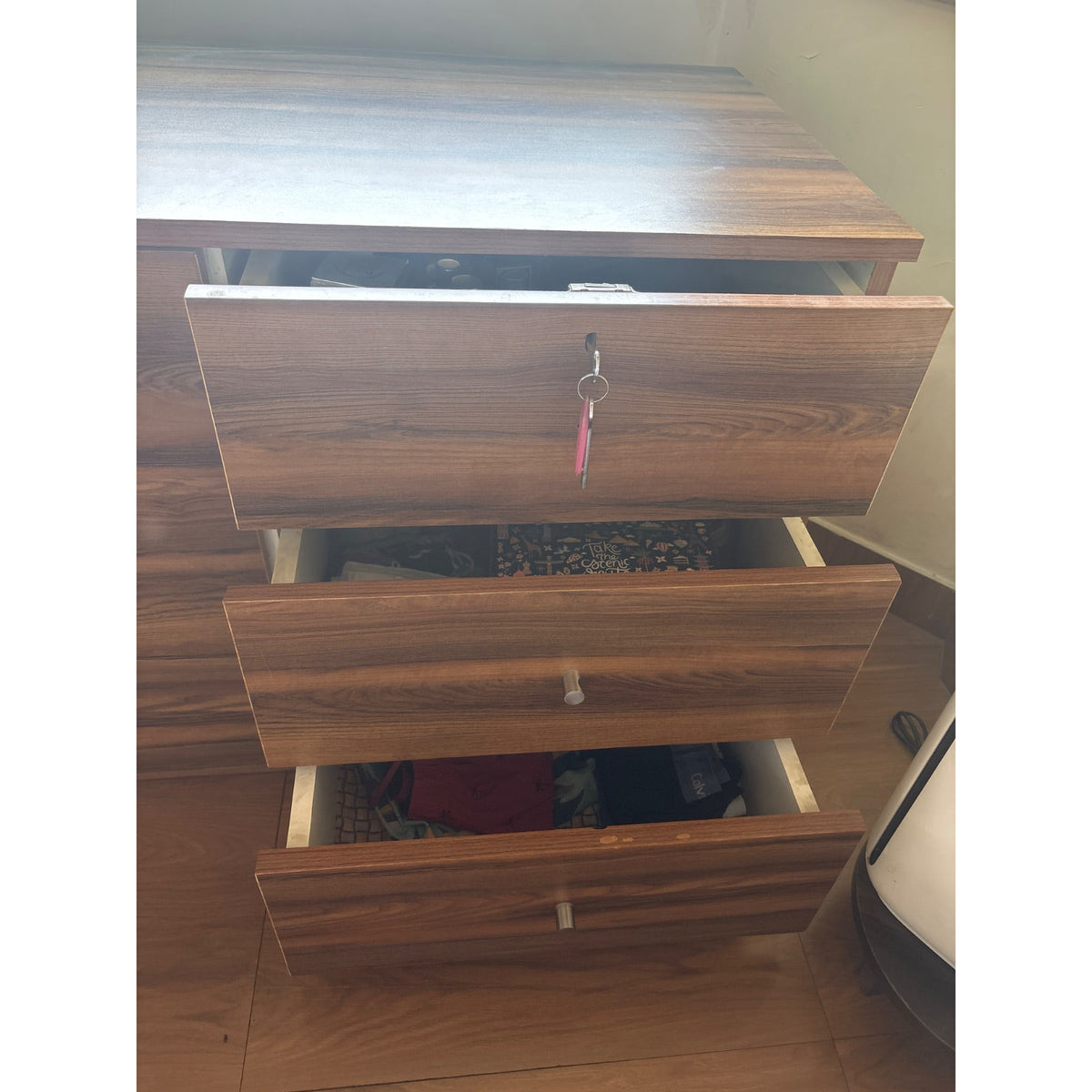 Chest of Drawers with Cabinet - used bedroom in Delhi - photo 3