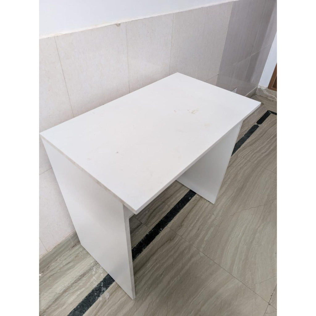 White Computer Table and Side Table - used study and office in Delhi - photo 2