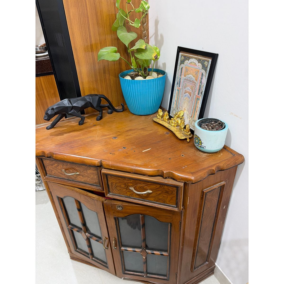 Corner Crockery Unit (Solid Wood)