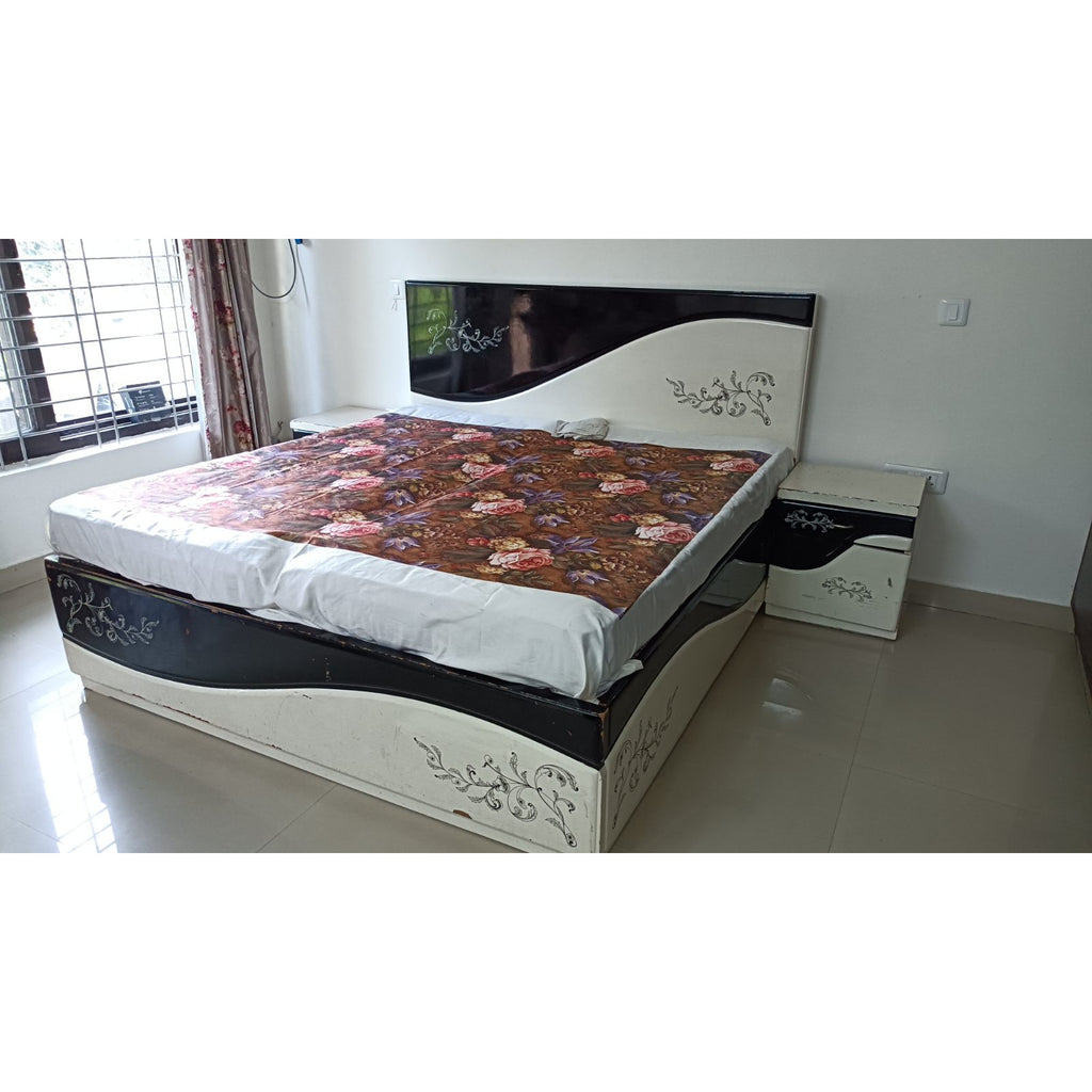 Sofa and 2 Beds Bundle - used living room in Gurugram - photo 1