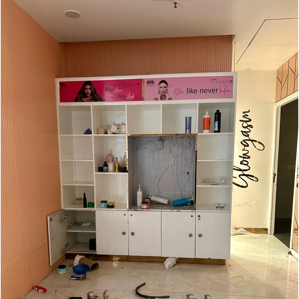 Salon Furniture Set - used salon furniture in Gurugram - photo 1