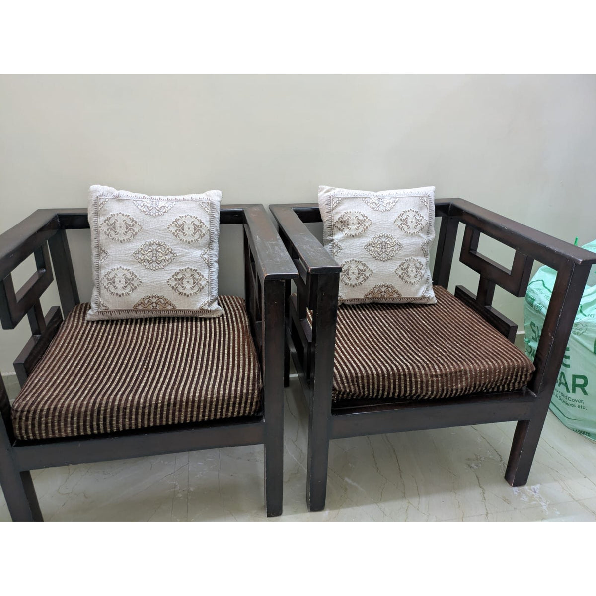 3+1+1 Wooden Sofa Set with Centre Table - used Living Room in Delhi - photo 2