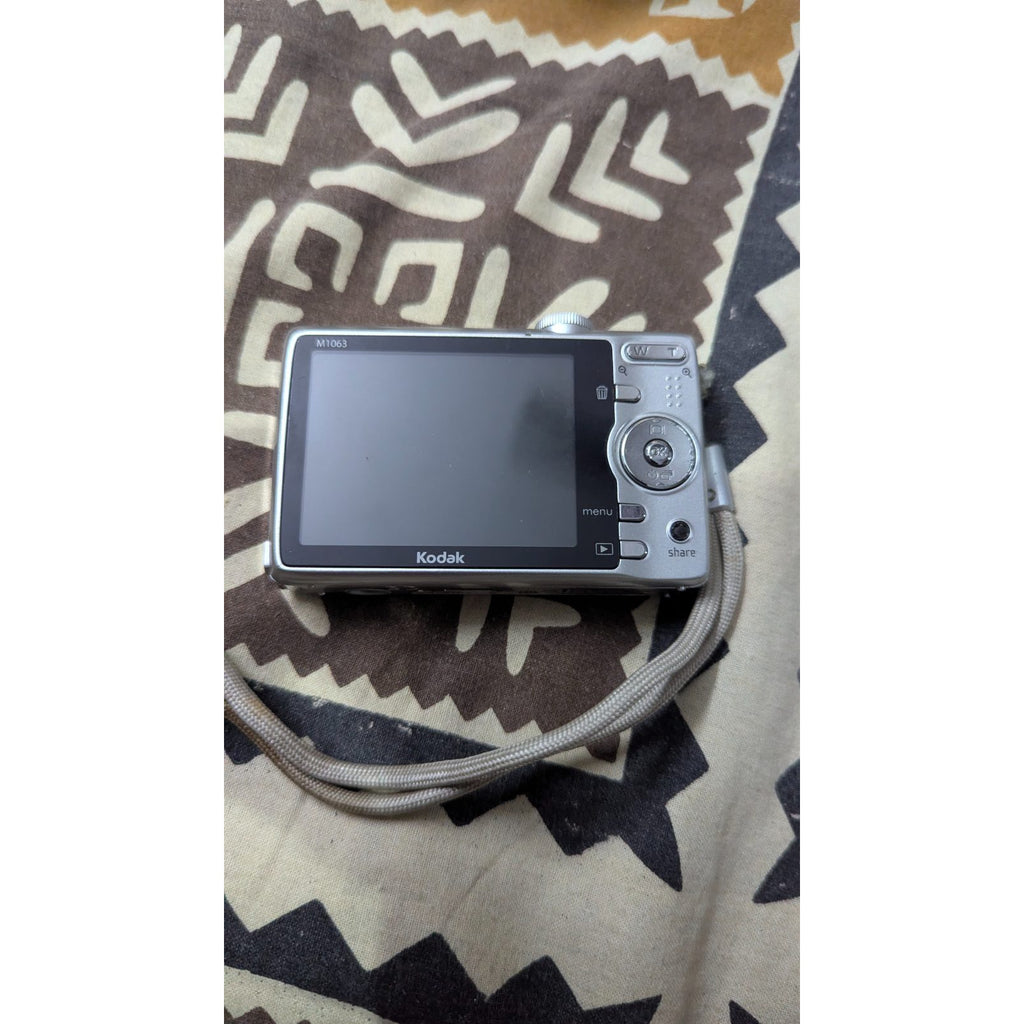 Kodak Silver Compact Digital Camera - used Electronics in Delhi - photo 1