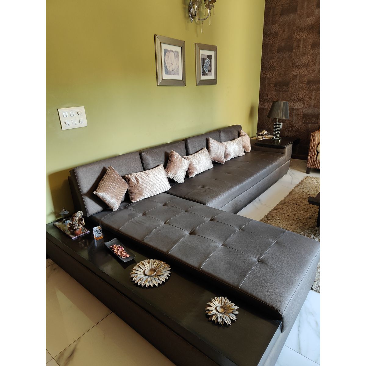 L-Shape Sofa (Excellent Condition)