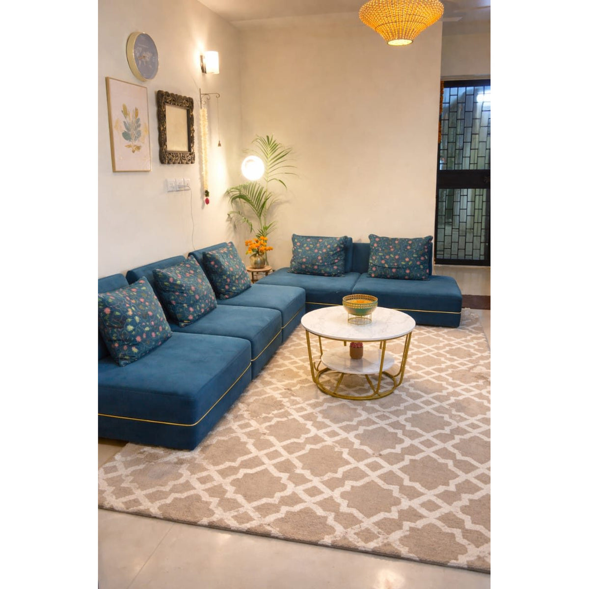 Home Centre 5-Seater Velvet Floor Sofa - used sofa in Delhi - photo 2