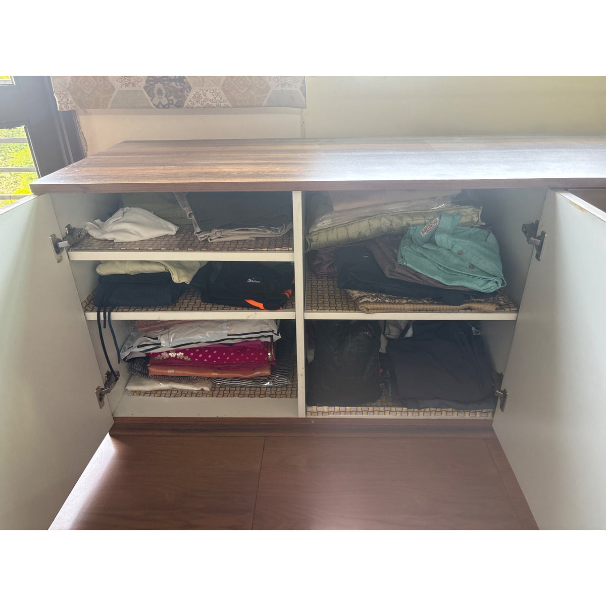 Chest of Drawers with Cabinet - used bedroom in Delhi - photo 2