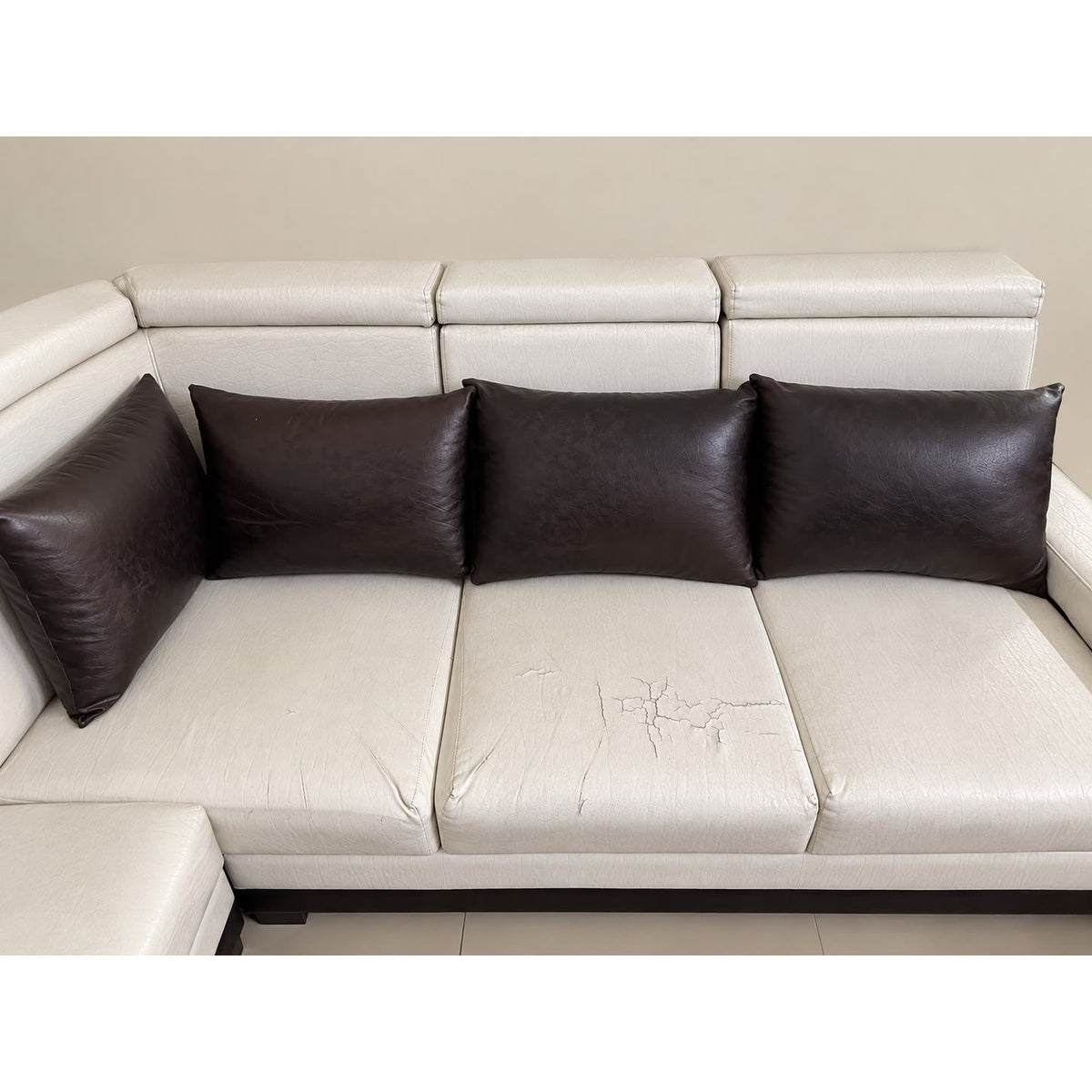 7-Seater U-Shaped Leatherette Sofa - used sofa in Gurugram - photo 4