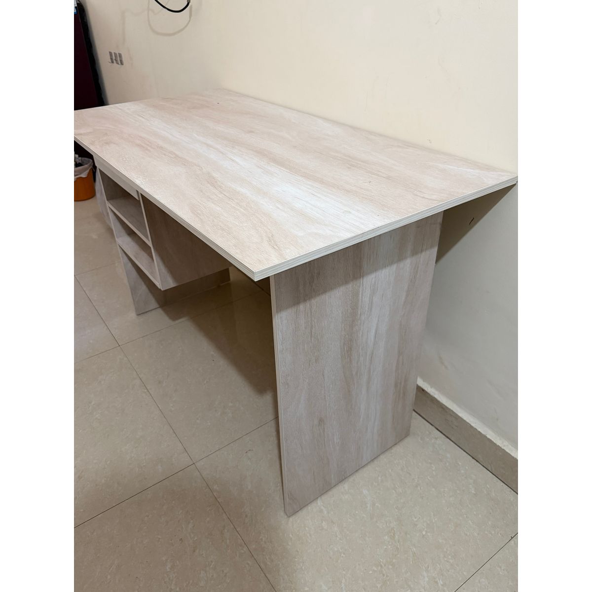 Green Soul Rhine Office Table - right angle