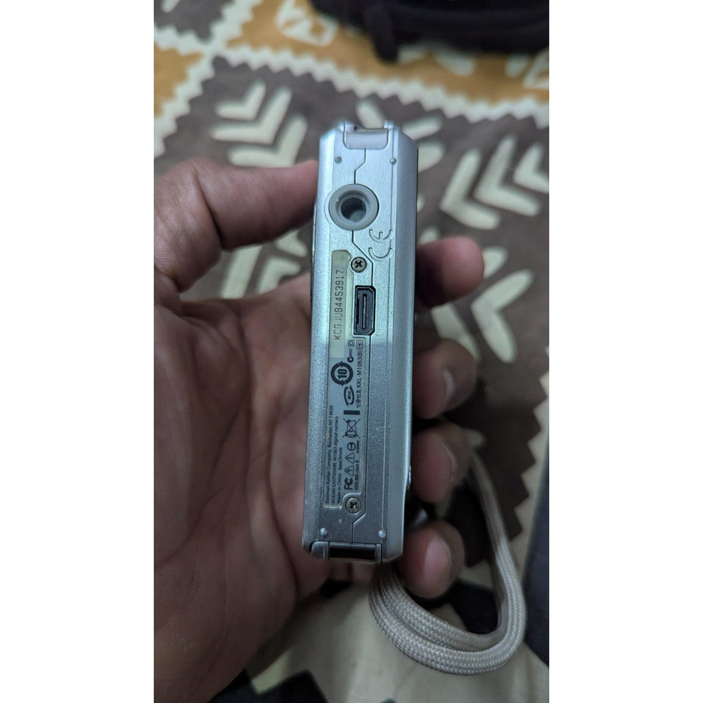 Kodak Silver Compact Digital Camera - used Electronics in Delhi - photo 3