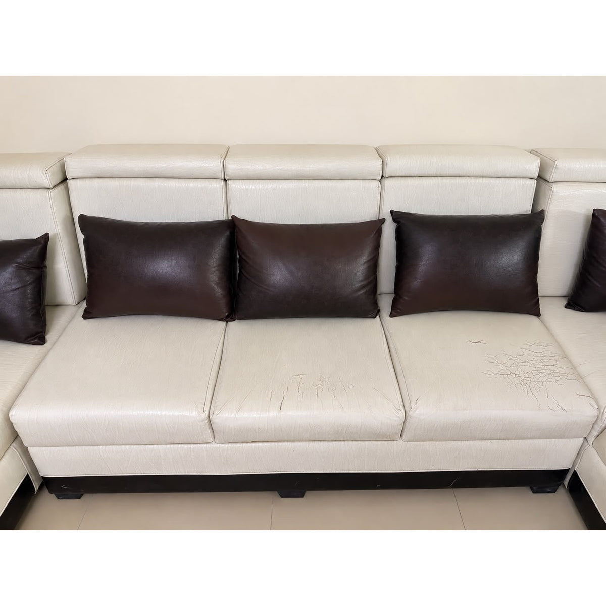 7-Seater U-Shaped Leatherette Sofa - used sofa in Gurugram - photo 3