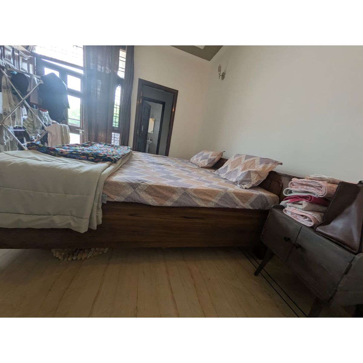 Sagwan bed right angle