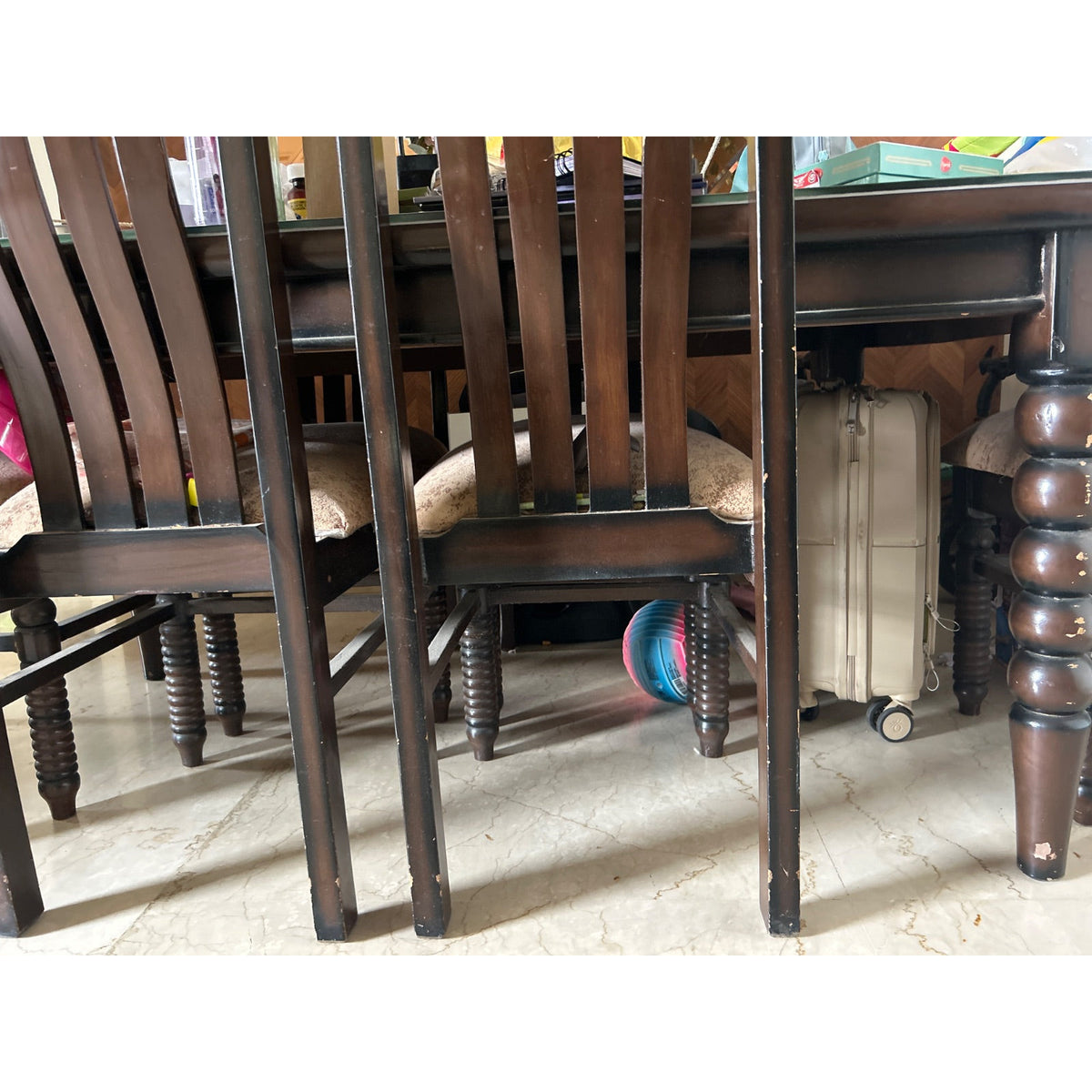 6 seater dining table - used furniture in Gurugram - photo 3