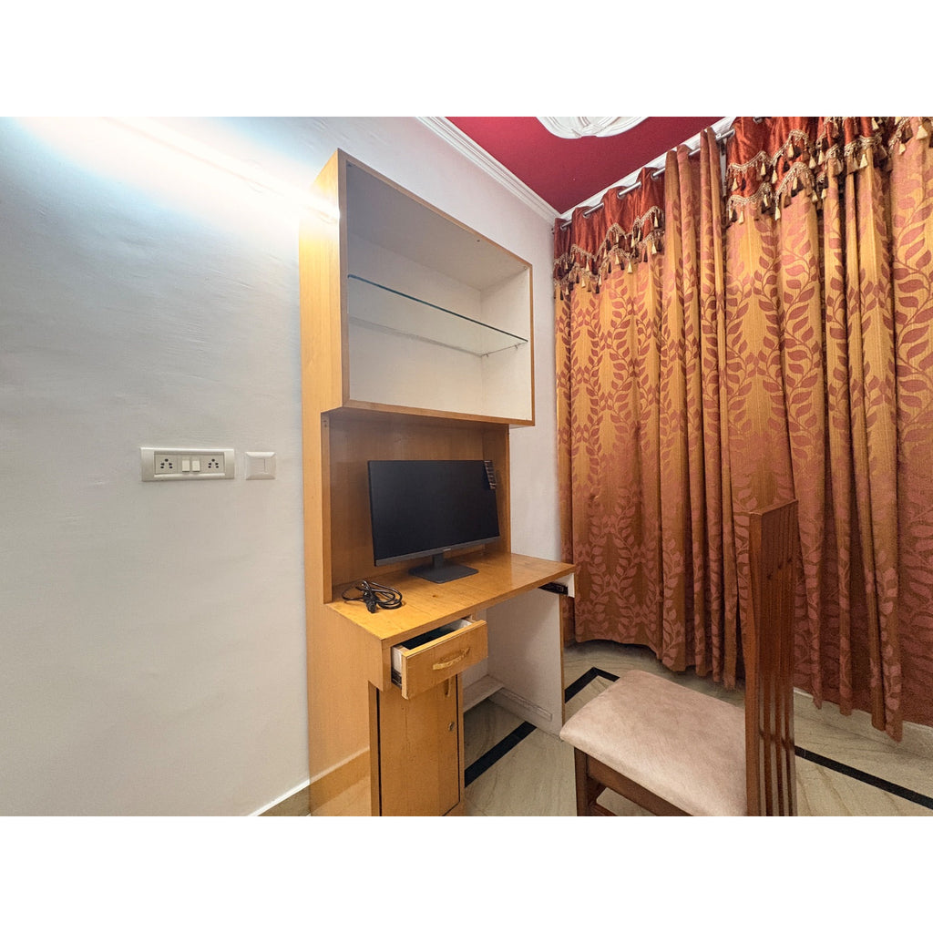 Computer Table with Shelf Unit - used study and office in Gurugram - photo 2