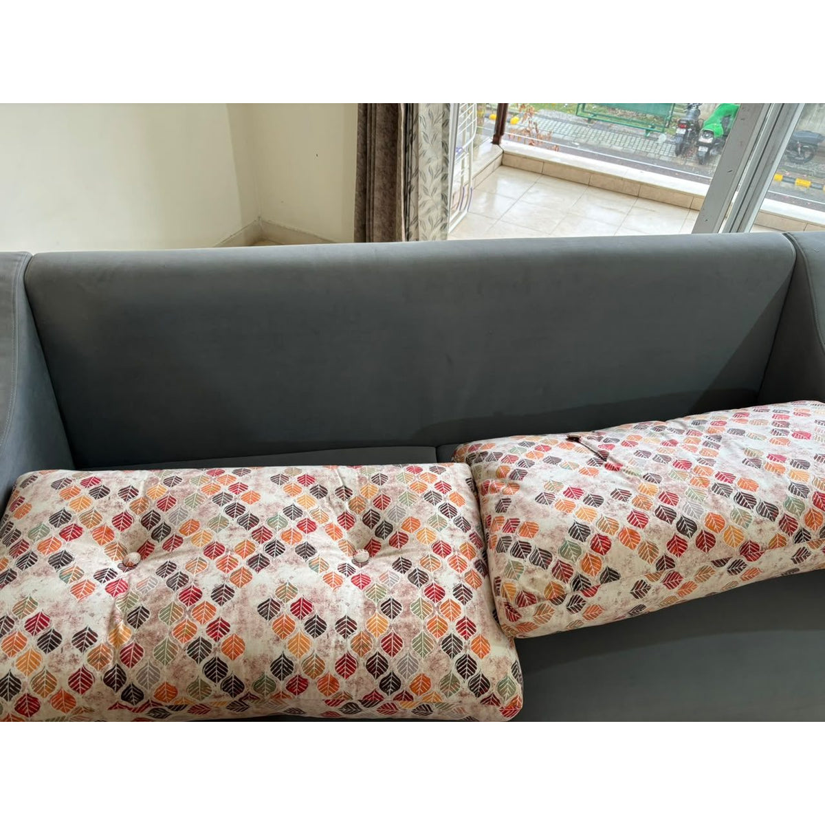 Krishna Furnishings grey fabric 3-seater sofa - photo 4