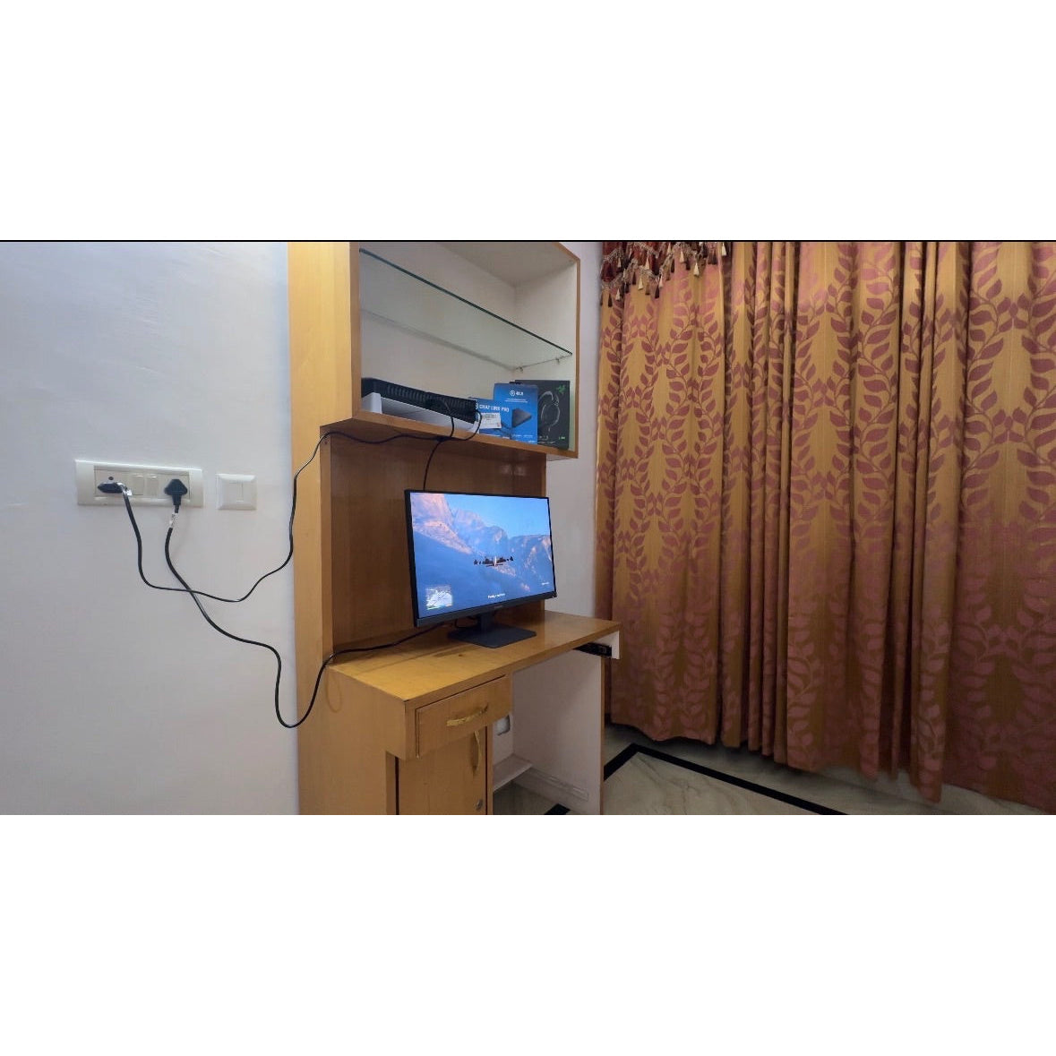 Computer Table with Shelf Unit - used study and office in Gurugram - photo 1
