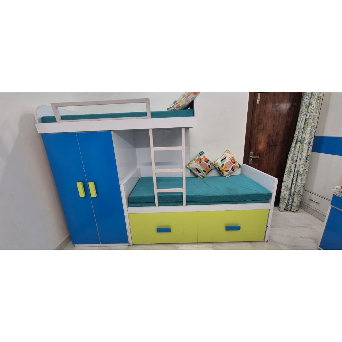 Kids Bunk Bed with Wardrobe and Trundle - used bunk bed in Delhi - photo 1