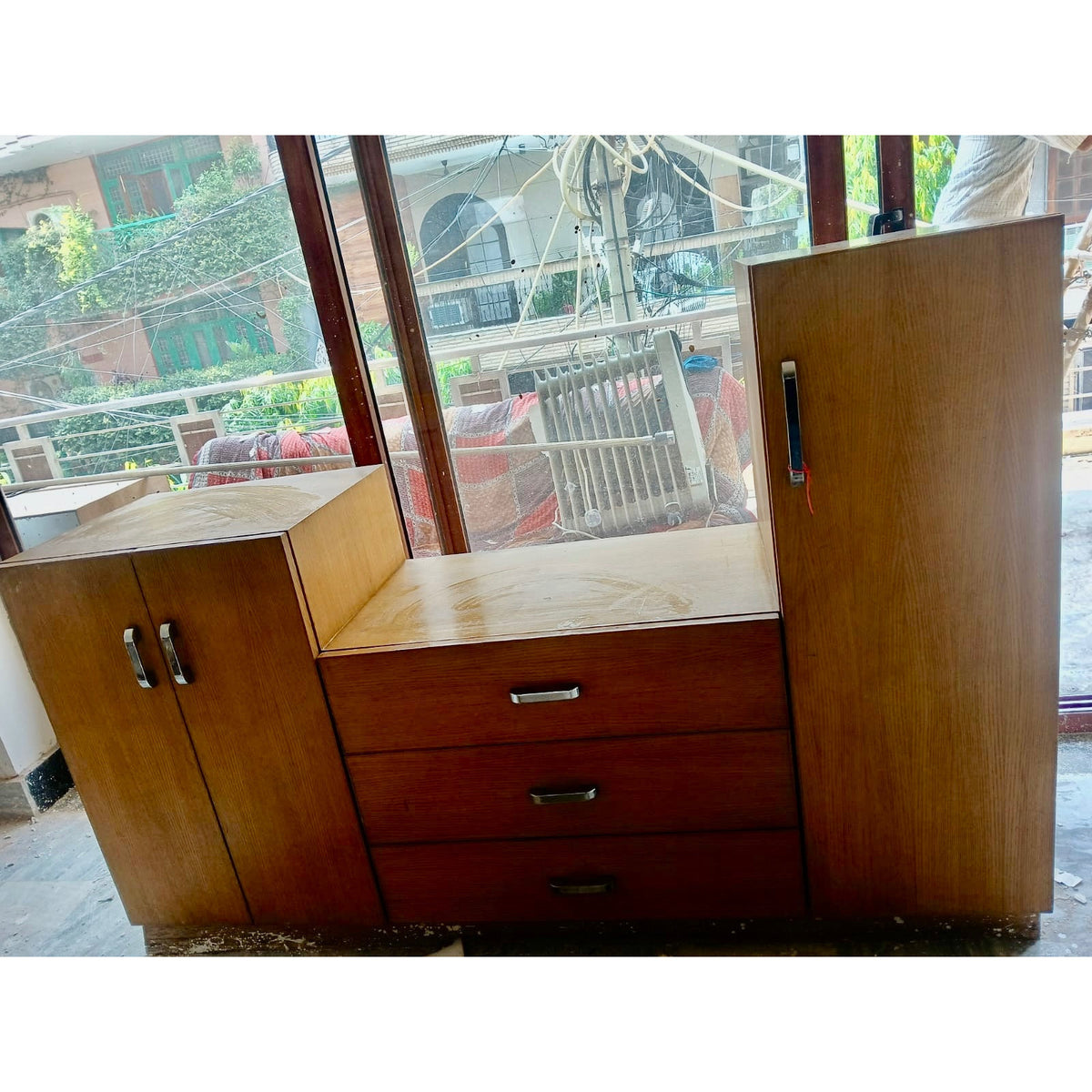 Wooden TV cabinet with drawers - used living room in Delhi - photo 1