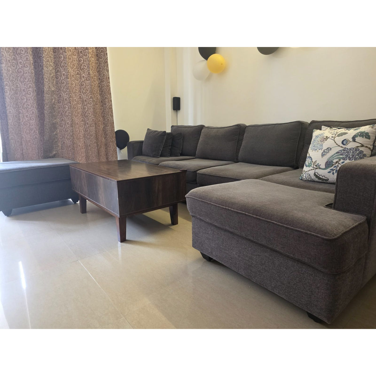 Wakefit Sofa, Ottoman & Table - used living-room in Gurugram - photo 4
