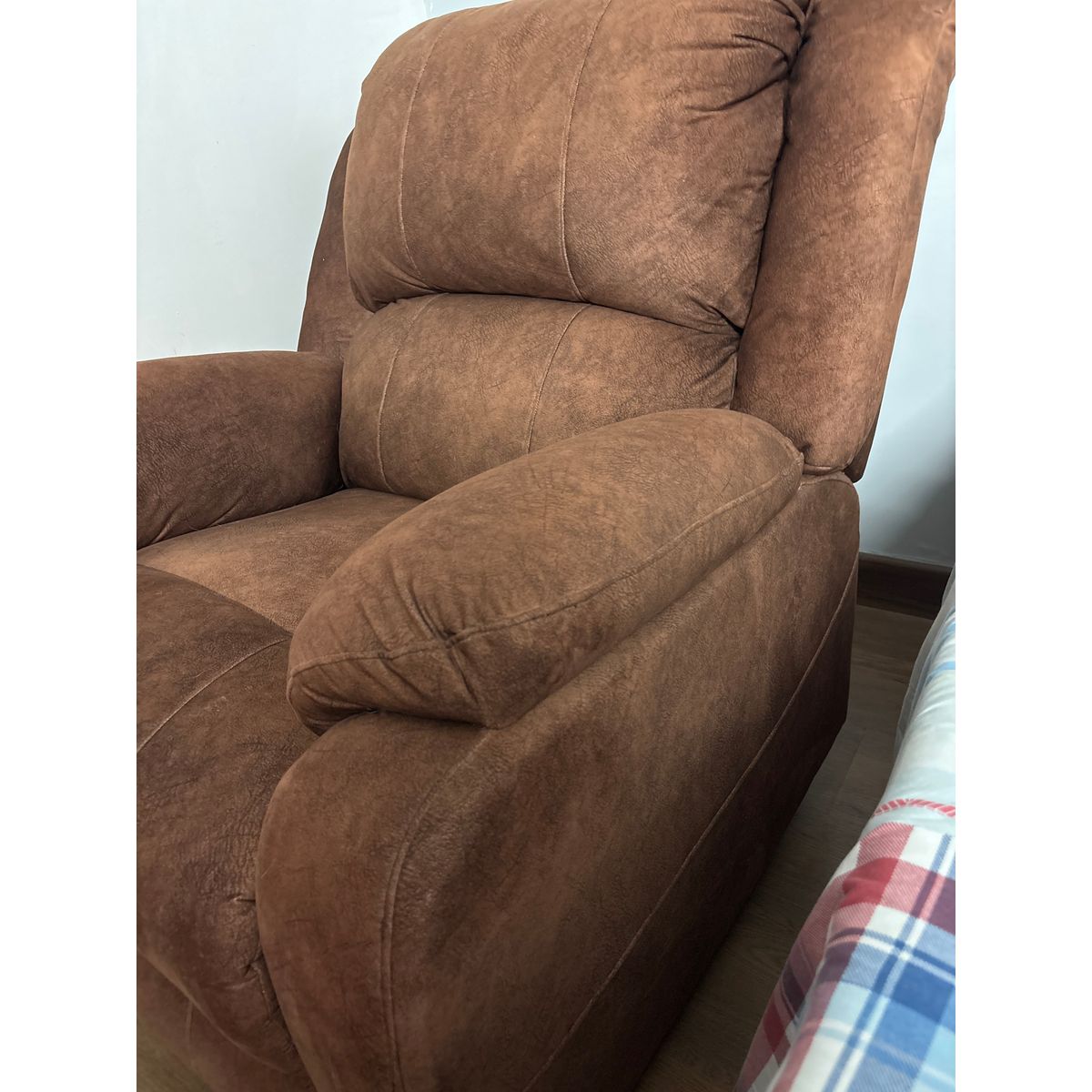 One-Seater Manual Recliner - view 2