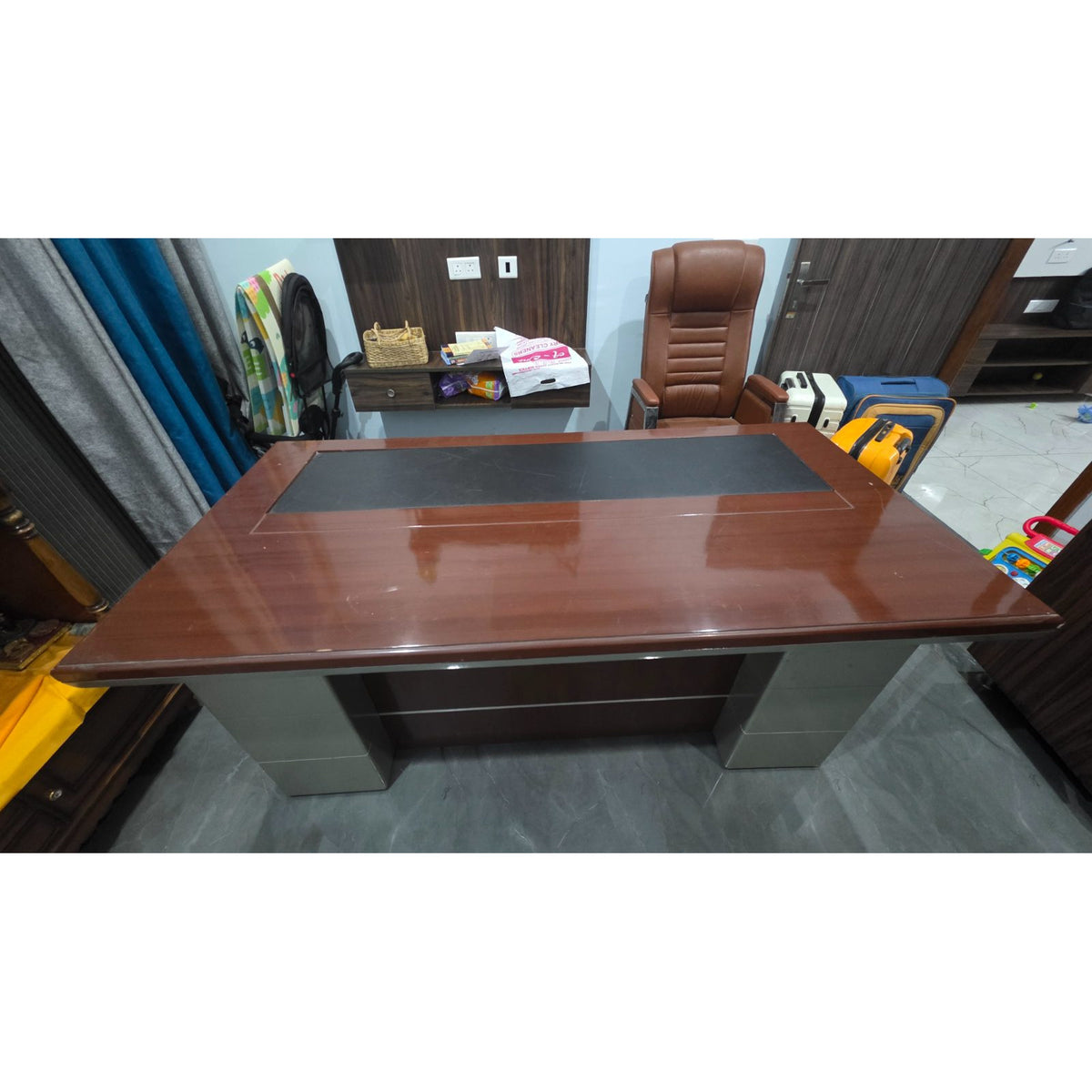 Executive Office Table - used study and office in Gurugram - photo 2