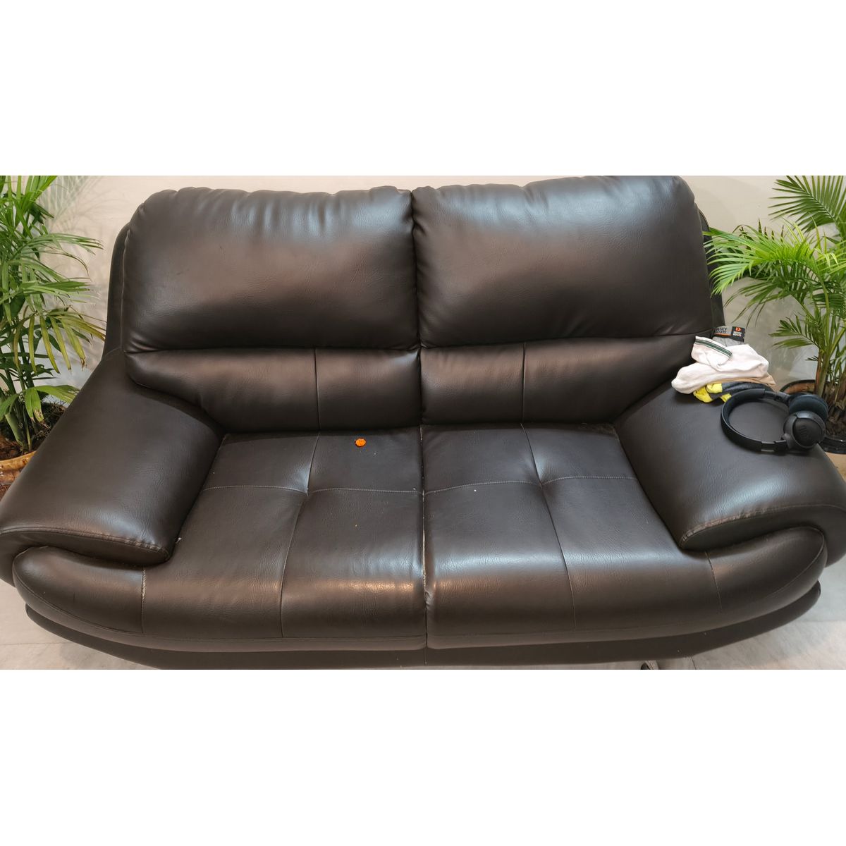 Godrej Interio 7-Seater Sofa Set 3+2+2