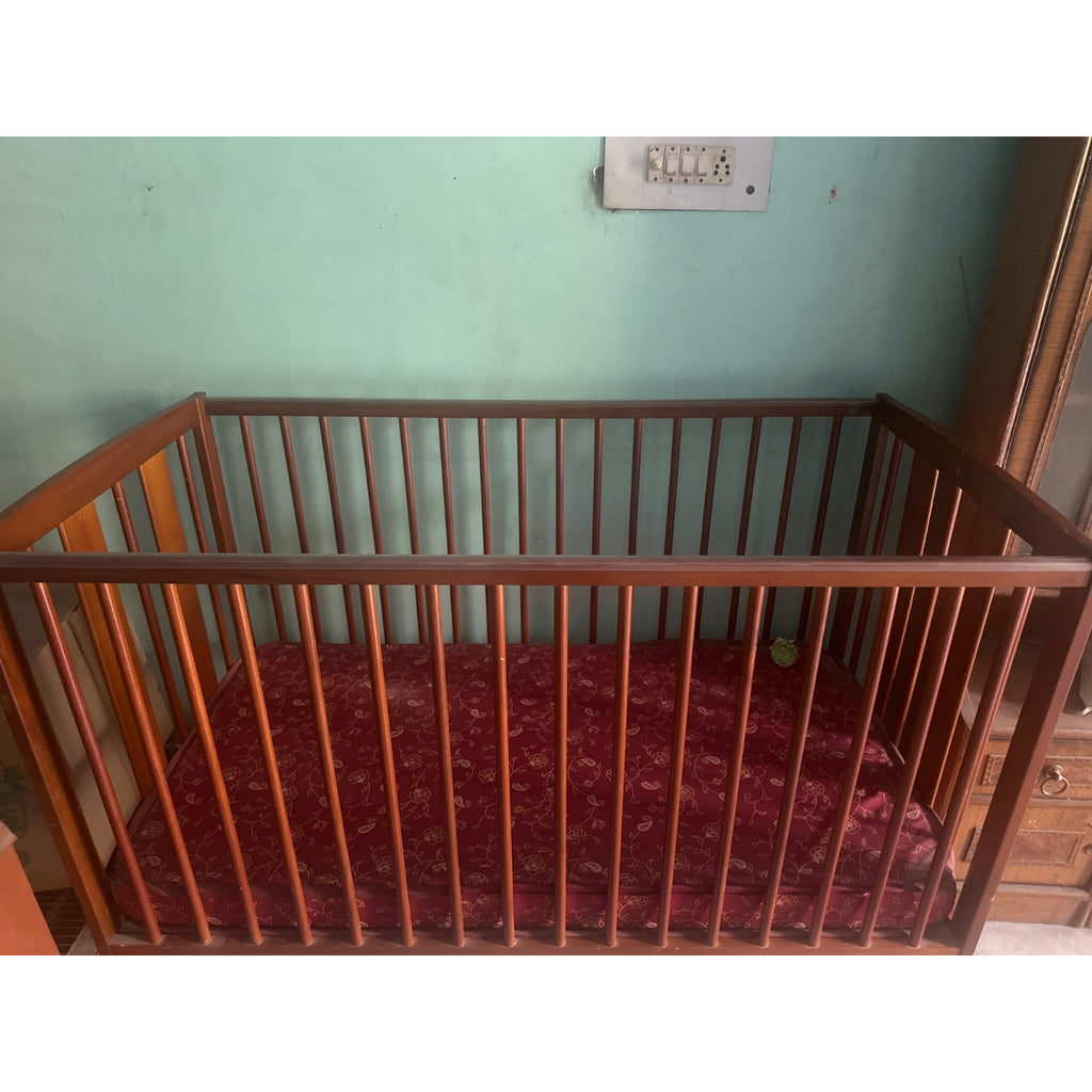 Wooden Baby Cot with Mattress - used baby cot in Delhi - photo 1