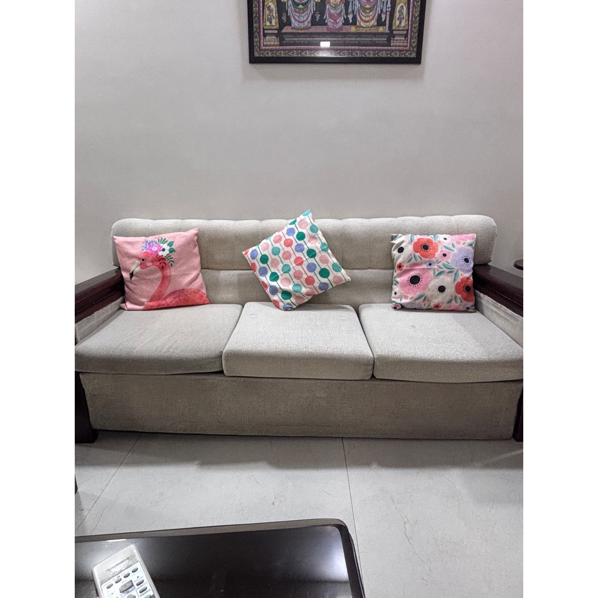 Cream Fabric 3-Seater Sofa, Frame Repair Required - used living-room in Delhi - photo 1
